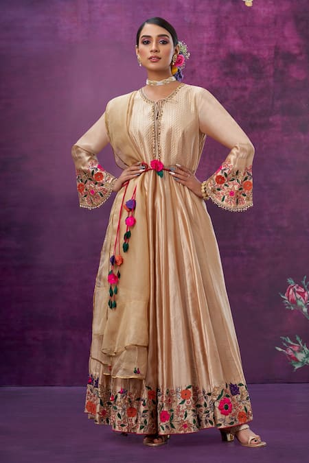 Shop Label Niti Bothra Ivory Kora Silk Mughal Round Floral Applique Anarkali With Dupatta at Aza Fashions Shop_Label Niti Bothra_Ivory Kora Silk Mughal Round Floral Applique Anarkali With Dupatta _at_Aza_Fashions