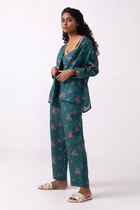 Shop Label Shreya Sharma Green Linen Embroidery Collared, Sweetheart Neck Floral Print Jacket And Pant Set at Aza Fashions Shop_Label Shreya Sharma_Green Linen Embroidery Collared, Sweetheart Neck Floral Print Jacket And Pant Set_at_Aza_Fashions