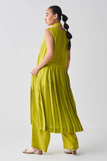 Shop Three Green Bemberg Plain Bright Broad Bottom Pant at Aza Fashions Shop_Three_Green Bemberg Plain Bright Broad Bottom Pant _at_Aza_Fashions