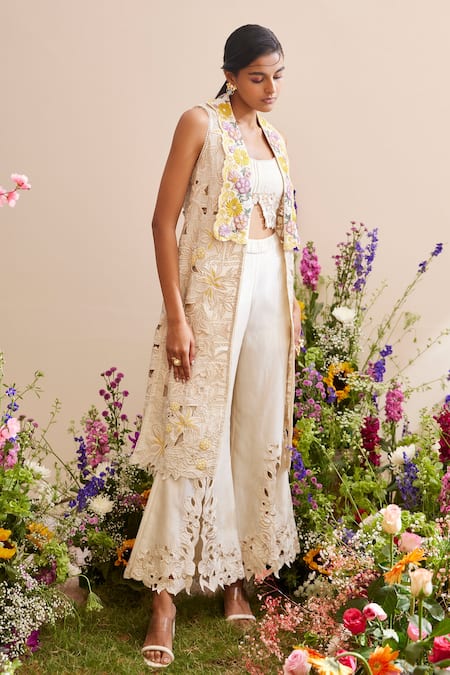 Shop Chandrima Ivory Chanderi Embroidery Scoop Neck Floral Applique Work Bustier at Aza Fashions Shop_Chandrima_Ivory Chanderi Embroidery Scoop Neck Floral Applique Work Bustier _at_Aza_Fashions