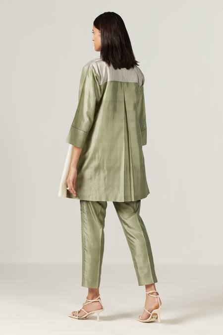 Shop Febo6 Green Silk Embroidery Open Neck Dome Trichromatic Jacket at Aza Fashions Shop_Febo6_Green Silk Embroidery Open Neck Dome Trichromatic Jacket _at_Aza_Fashions