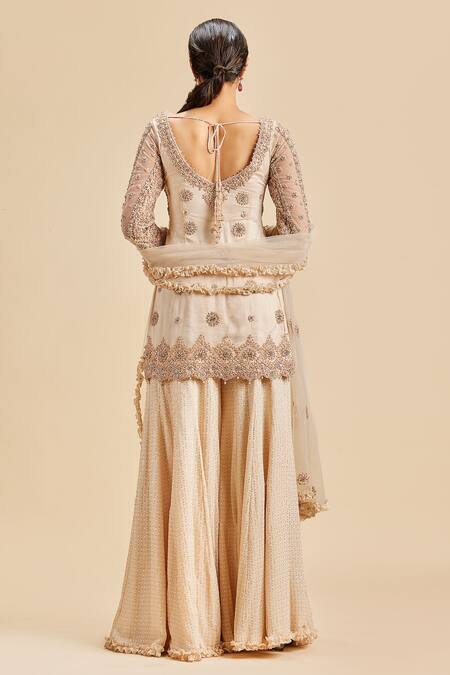 Shop_Nitika Gujral_Peach Kurta And Dupatta Net Embroidery Resham V Neck Floral Pattern Gharara Set _at_Aza_Fashions
