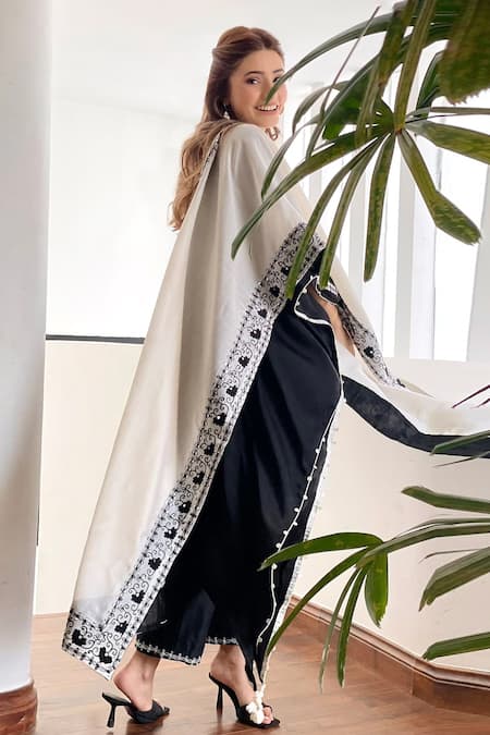 Shipraa Grover Floral Embroidered Kaftan Set 