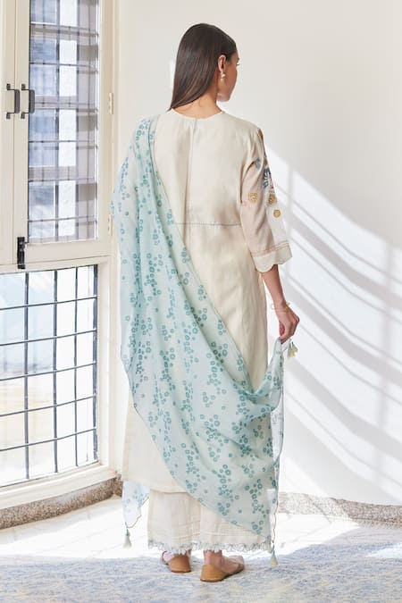 Vaayu Ivory Cotton, Muslin Embroidery, Cut Work Keyhole Applique Thread Kurta Set Online at Aza Fashions Vaayu_Ivory Cotton, Muslin Embroidery, Cut Work Keyhole Applique Thread Kurta Set _Online_at_Aza_Fashions