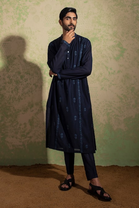 Shop Ankita Shahabadi Blue Linen Silk Thread Kashmiri Buti Embroidered Kurta at Aza Fashions Shop_Ankita Shahabadi_Blue Linen Silk Thread Kashmiri Buti Embroidered Kurta _at_Aza_Fashions