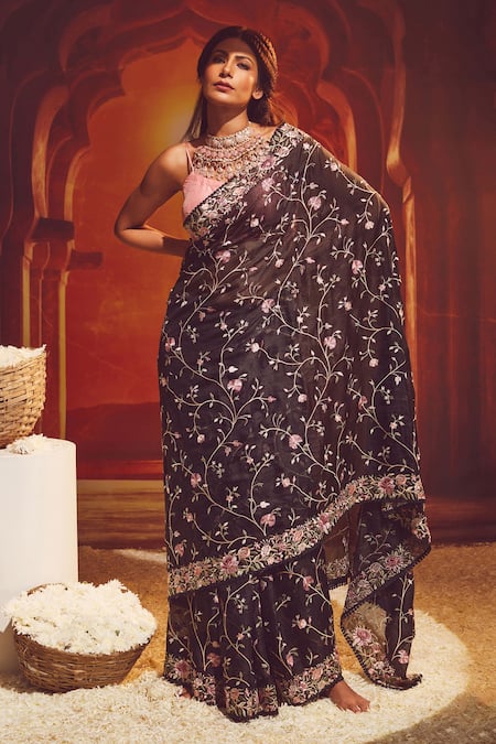 Paaprika Floral Thread Embroidered Saree 