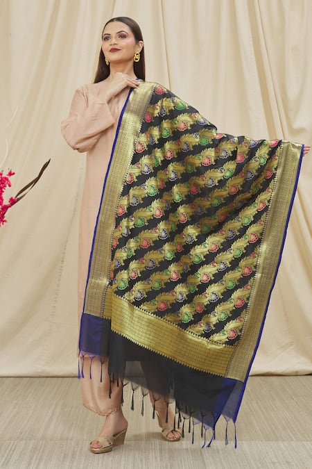 Shop Naintara Bajaj Black Silk Embroidery Fringe Hem Bordered Dupatta at Aza Fashions Shop_Naintara Bajaj_Black Silk Embroidery Fringe Hem Bordered Dupatta _at_Aza_Fashions