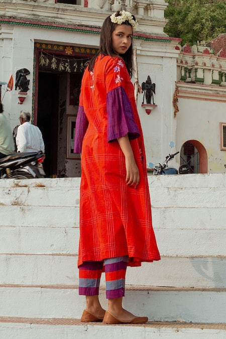 Label Earthen Red Cotton Embroidery V-neck Handwoven Gathered Kurta Pant Set Online at Aza Fashions Label Earthen_Red Cotton Embroidery V-neck Handwoven Gathered Kurta Pant Set _Online_at_Aza_Fashions