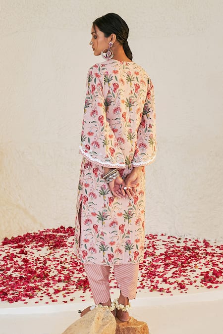 Shop Sage Saga Pink Linen Lace, Embroidery V-neck Mahgul Floral Print Kurta at Aza Fashions Shop_Sage Saga_Pink Linen Lace, Embroidery V-neck Mahgul Floral Print Kurta _at_Aza_Fashions