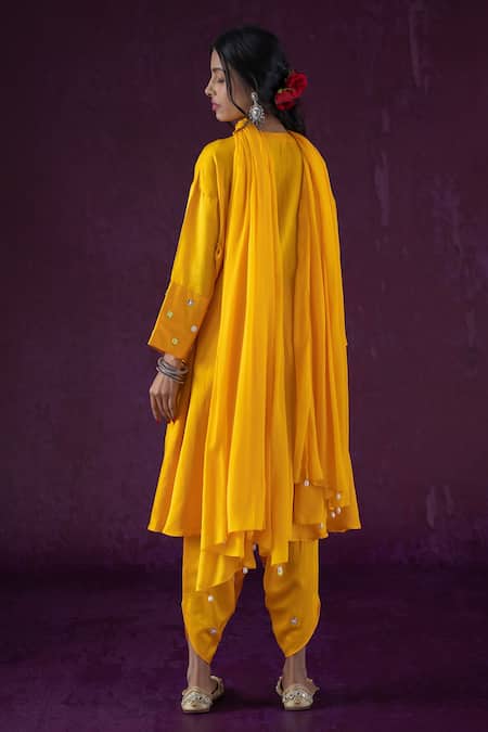 Shop Kacha Tanka Yellow Cotton Satin Applique Floral Round Neck Rose Kurta Set at Aza Fashions Shop_Kacha Tanka_Yellow Cotton Satin Applique Floral Round Neck Rose Kurta Set _at_Aza_Fashions