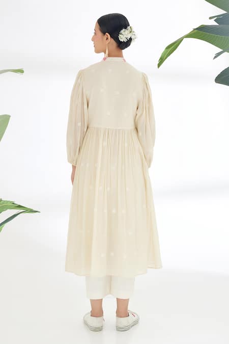 Shop Nikasha Cream Handwoven Jamdani Cotton Polka Dots, Heart Pattern And Running Stitch Tunic at Aza Fashions Shop_Nikasha_Cream Handwoven Jamdani Cotton Polka Dots, Heart Pattern And Running Stitch Tunic _at_Aza_Fashions