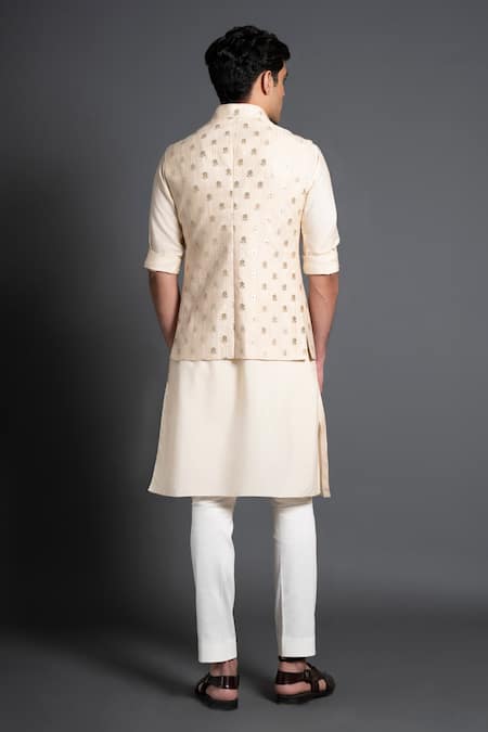 Shop Raghavendra Rathore Jodhpur Beige Chanderi Silk Embroidery Kantha Work Waistcoat at Aza Fashions Shop_Raghavendra Rathore Jodhpur_Beige Chanderi Silk Embroidery Kantha Work Waistcoat _at_Aza_Fashions