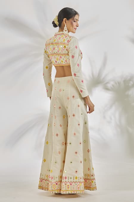 Gopi Vaid Inaya Thread Embroidered Crop Jacket With Pant 