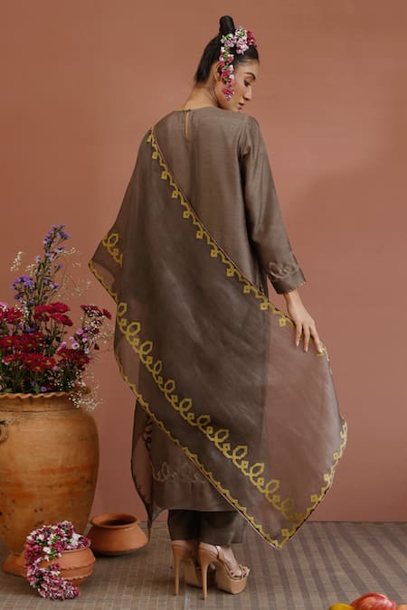 Neha Poddar Diamond Pattern Kurta Set 