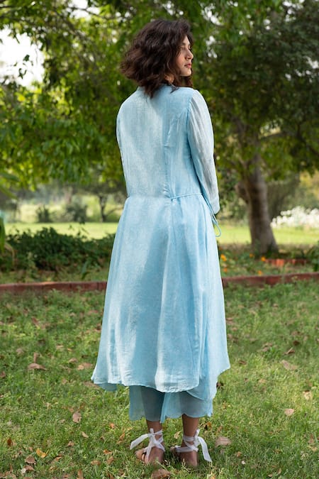 Shop Zoon Sky Blue Cotton, Kota Doria Embroidery V-neck Handblock Floral Kurta Set at Aza Fashions Shop_Zoon_Sky Blue Cotton, Kota Doria Embroidery V-neck Handblock Floral Kurta Set_at_Aza_Fashions