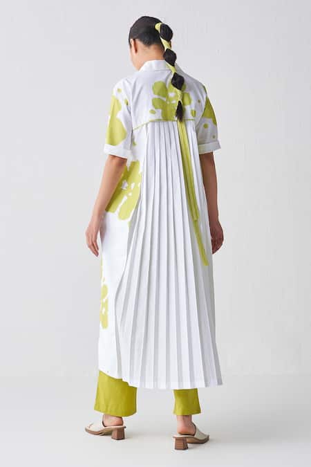 Shop Three Green Poplin Floral Shirt Collar Pattern Kurta And Pant Set at Aza Fashions Shop_Three_Green Poplin Floral Shirt Collar Pattern Kurta And Pant Set _at_Aza_Fashions