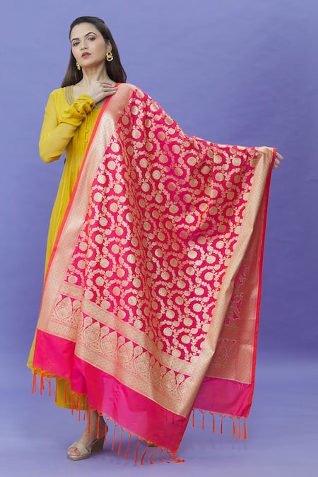 Naintara Bajaj Pink Brocade Embroidery Banarasi Floral Vine Pattern Dupatta