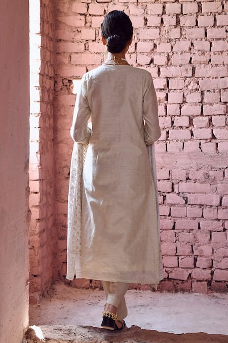 Karaj Jaipur Ivory Chanderi, Cotton, Chiffon Embroidery, Sequins Chikankari Thread Kurta Set Online at Aza Fashions Karaj Jaipur_Ivory Chanderi, Cotton, Chiffon Embroidery, Sequins Chikankari Thread Kurta Set _Online_at_Aza_Fashions