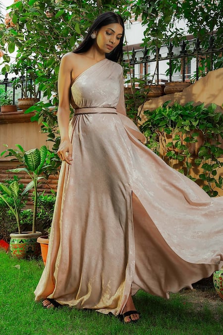 Omana By Ranjana Bothra Shimmer One Shoulder Neck Gown 