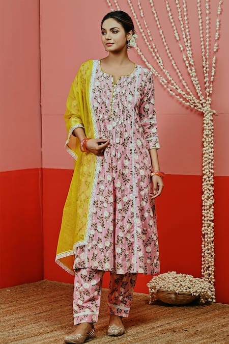 Shop Myaara Peach Cotton, Kota Doria Lace, Piping Rose Hand Block Print Kurta Pant Set at Aza Fashions Shop_Myaara_Peach Cotton, Kota Doria Lace, Piping Rose Hand Block Print Kurta Pant Set _at_Aza_Fashions