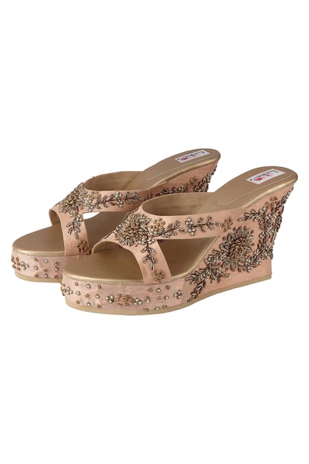 Shop Fuchsia by aashaka mehta Peach Pearls, Zari, Cut Work Nargish Floral Embroidered Wedges And Clutch Set at Aza Fashions Shop_Fuchsia by aashaka mehta_Peach Pearls, Zari, Cut Work Nargish Floral Embroidered Wedges And Clutch Set _at_Aza_Fashions