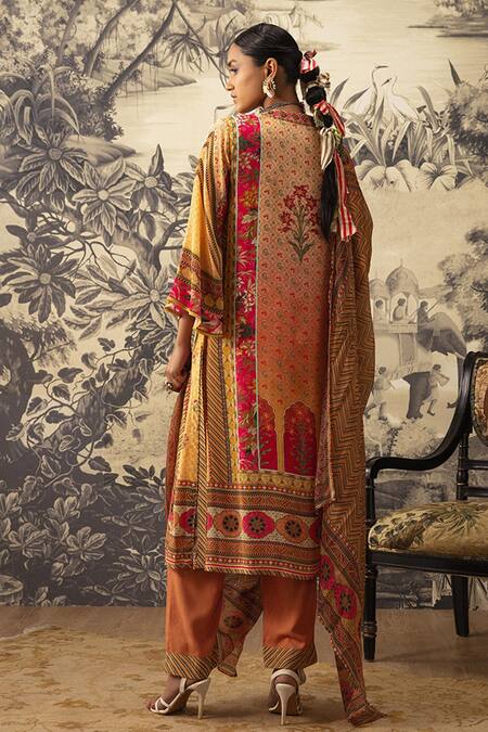 Shop_Kalista_Peach Crepe, Silk Beads, Embroidery V-neck Zoya A-line Mughal Print Kurta Set _at_Aza_Fashions