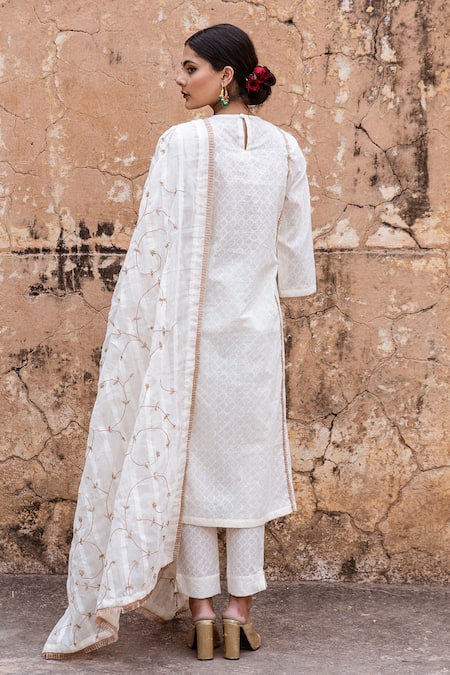Gulabo Jaipur White Cotton Embroidery, Lace Round Neck Emira Zardozi Hand Kurta Set Online at Aza Fashions Gulabo Jaipur_White Cotton Embroidery, Lace Round Neck Emira Zardozi Hand Kurta Set _Online_at_Aza_Fashions