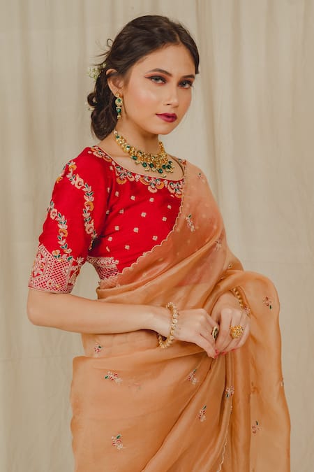 Shinor Floral Threadwork Saree With Raw Silk Blouse 