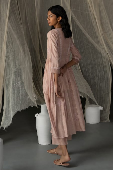 Shop_Zoon_Beige Cotton Embroidery Keyhole Neck Blooming Floral Print Kurta With Pant _at_Aza_Fashions