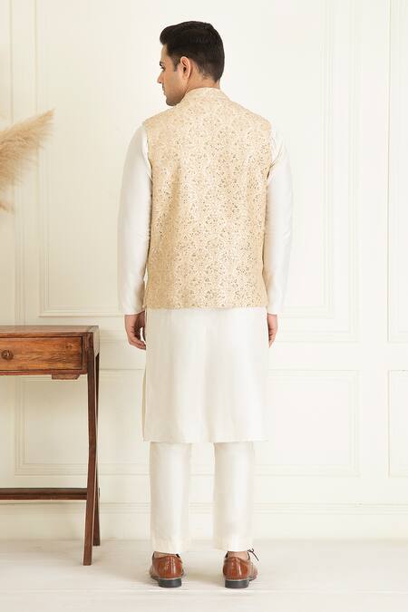 Priyanka Jain Vintage Embroidered Bundi Kurta Set 