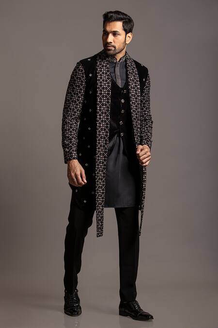 Shop Jayesh Shah Black Micro Velvet Printed Geometric Longline Bundi Set at Aza Fashions Shop_Jayesh Shah_Black Micro Velvet Printed Geometric Longline Bundi Set_at_Aza_Fashions