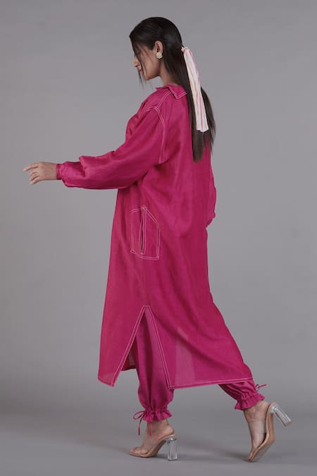 Shop Affroz Pink Linen V Neck Oversized Kurta And Pant Set at Aza Fashions Shop_Affroz_Pink Linen V Neck Oversized Kurta And Pant Set _at_Aza_Fashions