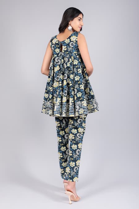 Shop Pomcha Jaipur Black Cotton Gota Patti Scoop Neck Kavya Printed Anarkali And Pant Set at Aza Fashions Shop_Pomcha Jaipur_Black Cotton Gota Patti Scoop Neck Kavya Printed Anarkali And Pant Set _at_Aza_Fashions