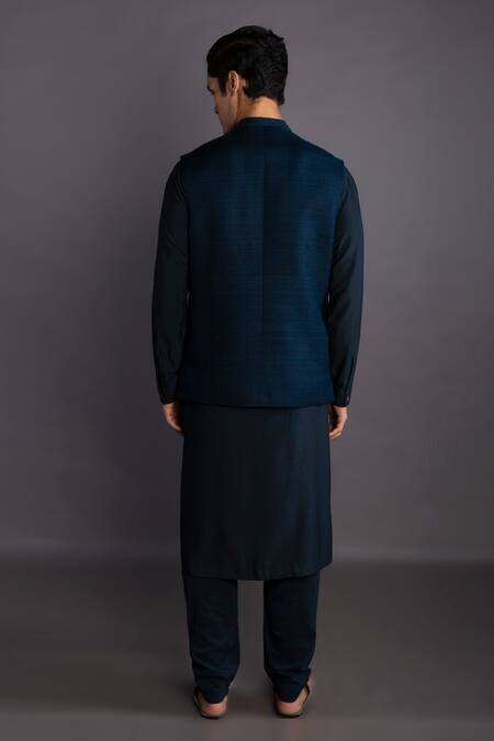 Shop Gram Of Ink Blue Bundi Matka Silk Embroidery Thread Wave Pattern And Kurta Set at Aza Fashions Shop_Gram Of Ink_Blue Bundi Matka Silk Embroidery Thread Wave Pattern And Kurta Set_at_Aza_Fashions