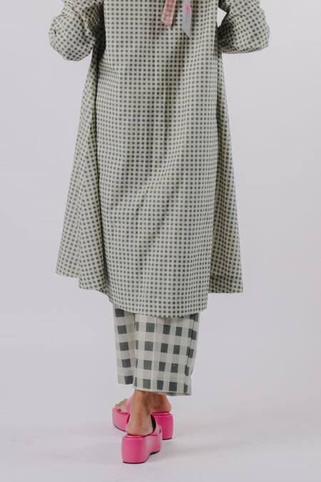 Shop Tussah By Siddhi Shah Black Cotton Printed Checkered Big Pant at Aza Fashions Shop_Tussah By Siddhi Shah_Black Cotton Printed Checkered Big Pant _at_Aza_Fashions