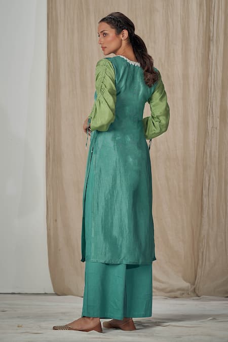 Affroz Plain Kurta Set With Contrast Dupatta 