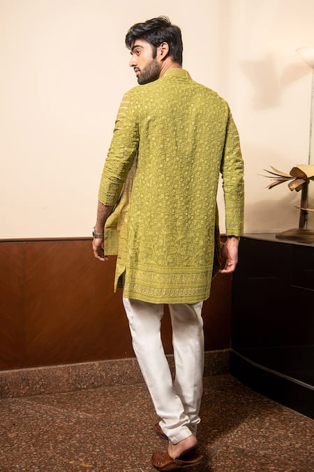 Soniya G Thread Embroidered Kurta Set