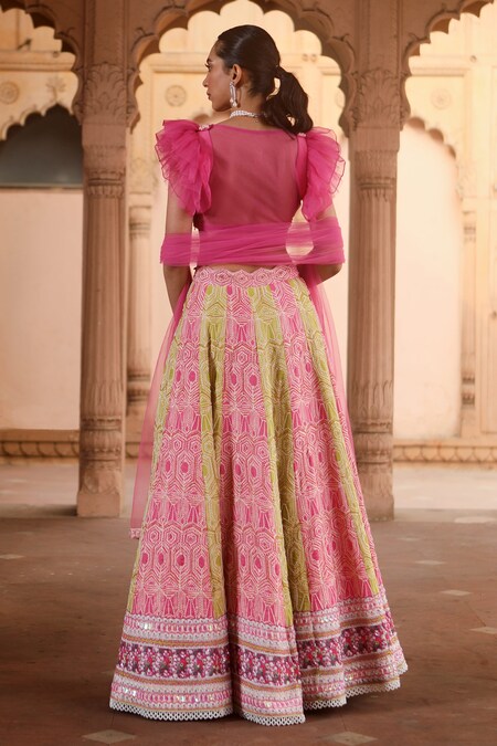 Bridal Lehengas Archives - Page 2 of 5 - Aara Couture