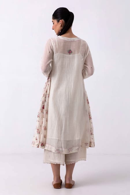 Label Shreya Sharma Chanderi Placement Embroidered Kurta & Flared Pant Set 