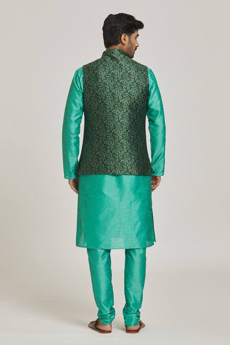 Samyukta Singhania Floral Bundi & Kurta Set 