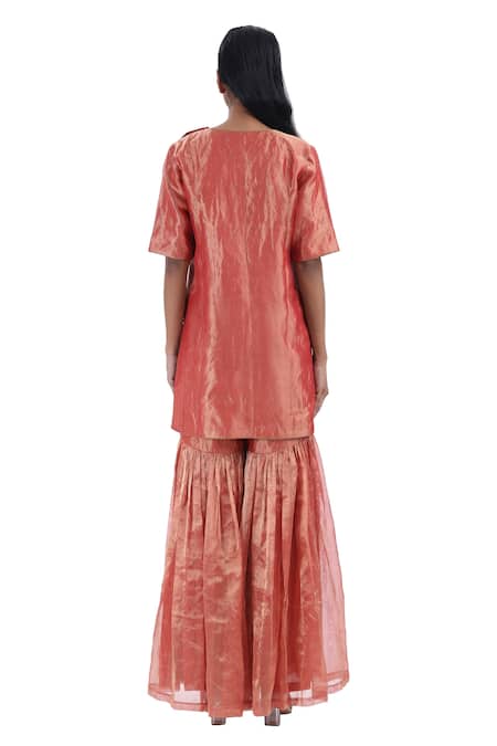 Shop_Akaaro_Red Silk Embroidery Round Neck Kurta Set With Woven Dupatta _at_Aza_Fashions