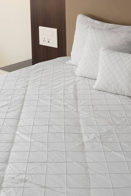 Shop_H2h_Ivory Linen Diamond Pattern Bedcover Set _at_Aza_Fashions