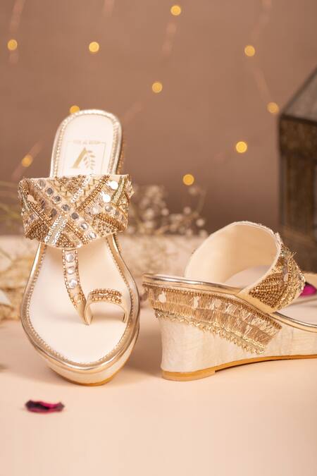 House of Vian - Gold Embroidered Nazm Kolhapuri Wedges