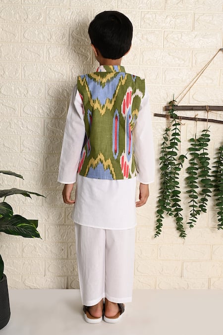 Shop THE COTTON STAPLE Green Cotton Multicolor Ikat Printed Bundi Kurta Set at Aza Fashions Shop_THE COTTON STAPLE_Green Cotton Multicolor Ikat Printed Bundi Kurta Set _at_Aza_Fashions