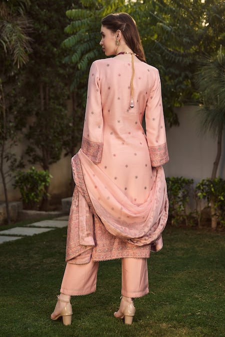 Shop Safaa Pink Silk, Velvet Gota Patti Keyhole Neck Miraaz Kantha Pattern Woven Kurta Set at Aza Fashions Shop_Safaa_Pink Silk, Velvet Gota Patti Keyhole Neck Miraaz Kantha Pattern Woven Kurta Set _at_Aza_Fashions
