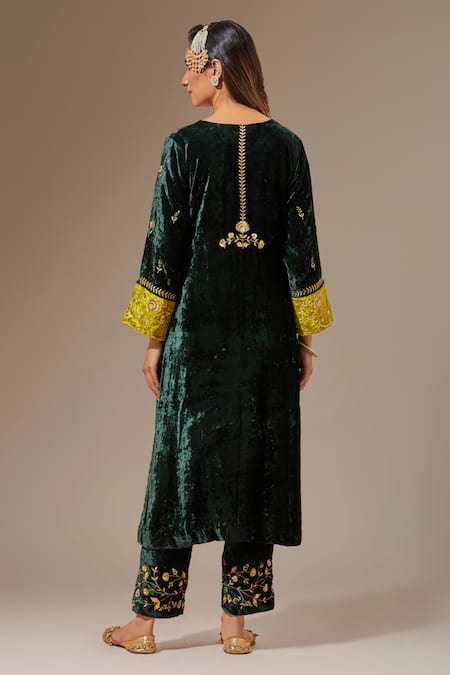 Anantaa By Roohi Velvet Embroidered Placement Kurta 