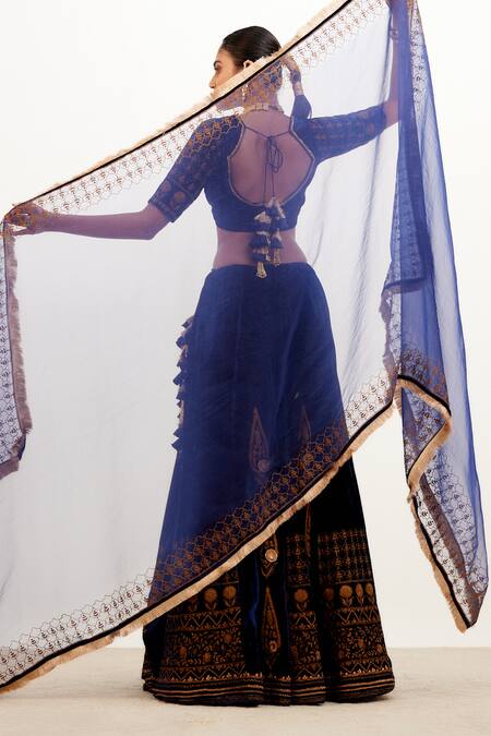 Shop_Devnaagri_Blue Velvet And Organza Zari Plunge V Neck Embroidered Bridal Lehenga Set _at_Aza_Fashions