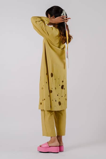 Shop Tussah By Siddhi Shah Green Cotton Cut-work Round Flared Hem Kurta With Pant at Aza Fashions Shop_Tussah By Siddhi Shah_Green Cotton Cut-work Round Flared Hem Kurta With Pant _at_Aza_Fashions