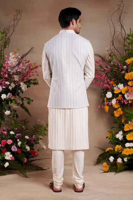 SHASHA GABA Utsav Zari Work Waist Coat With Kurta 