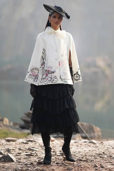 Neiza By Neeti Seth Aari Embroidered Cashmere Wool Cape 